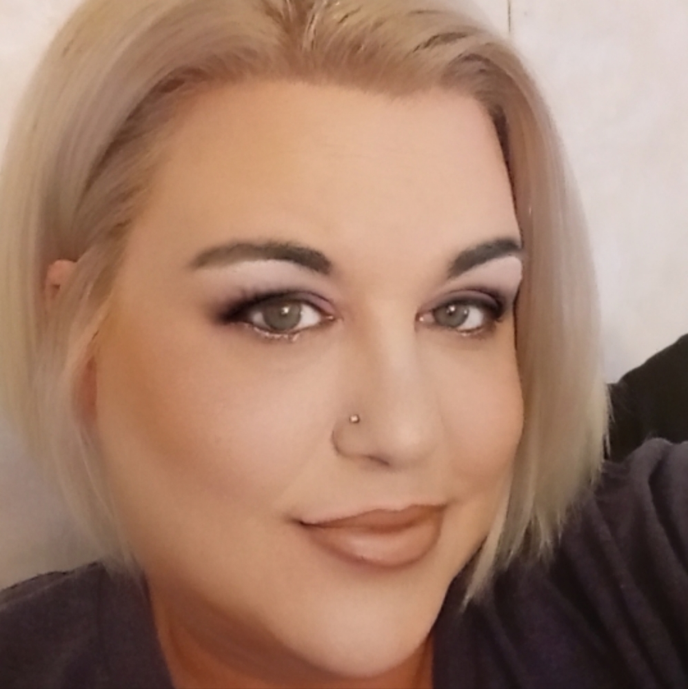 Meet your Posher, Holly